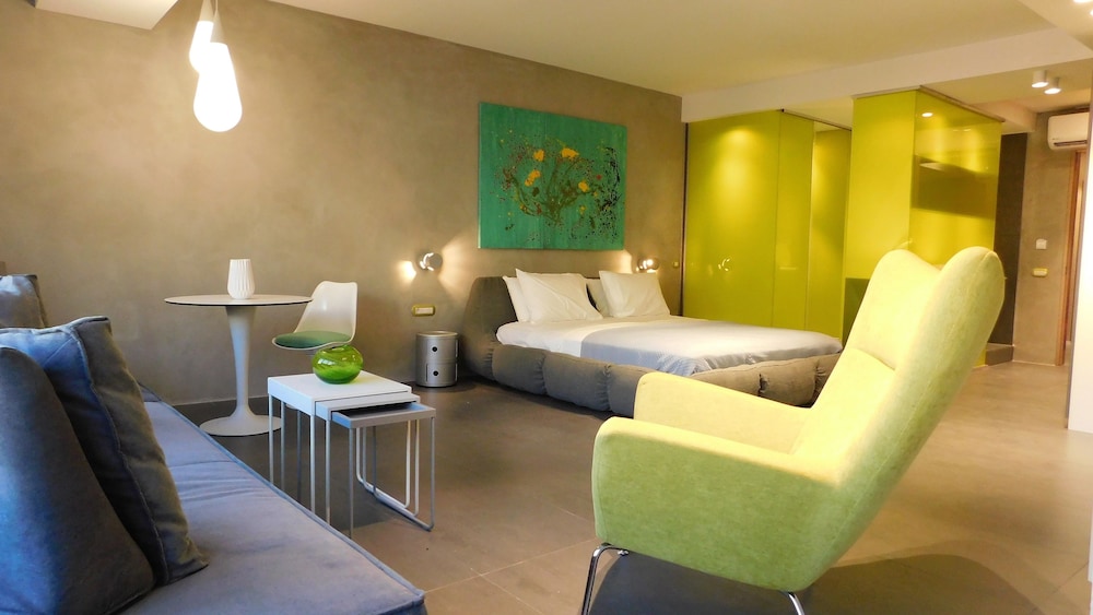 101 Adrianou Luxury Urban Stay 9