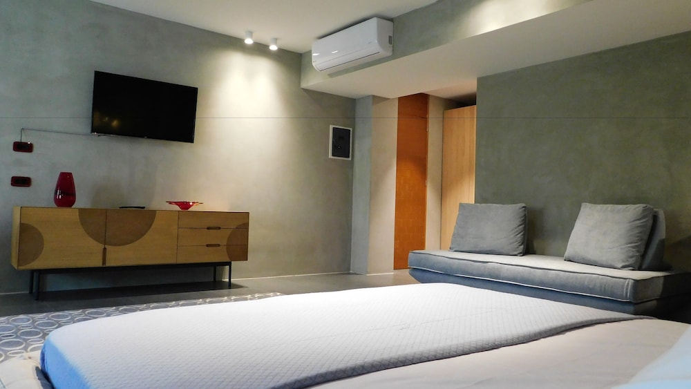 101 Adrianou Luxury Urban Stay 13