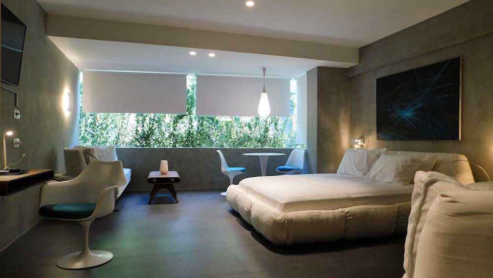 101 Adrianou Luxury Urban Stay 1