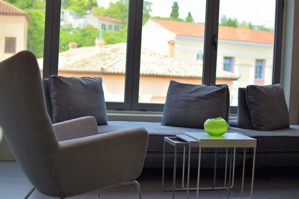 101 Adrianou Luxury Urban Stay 10