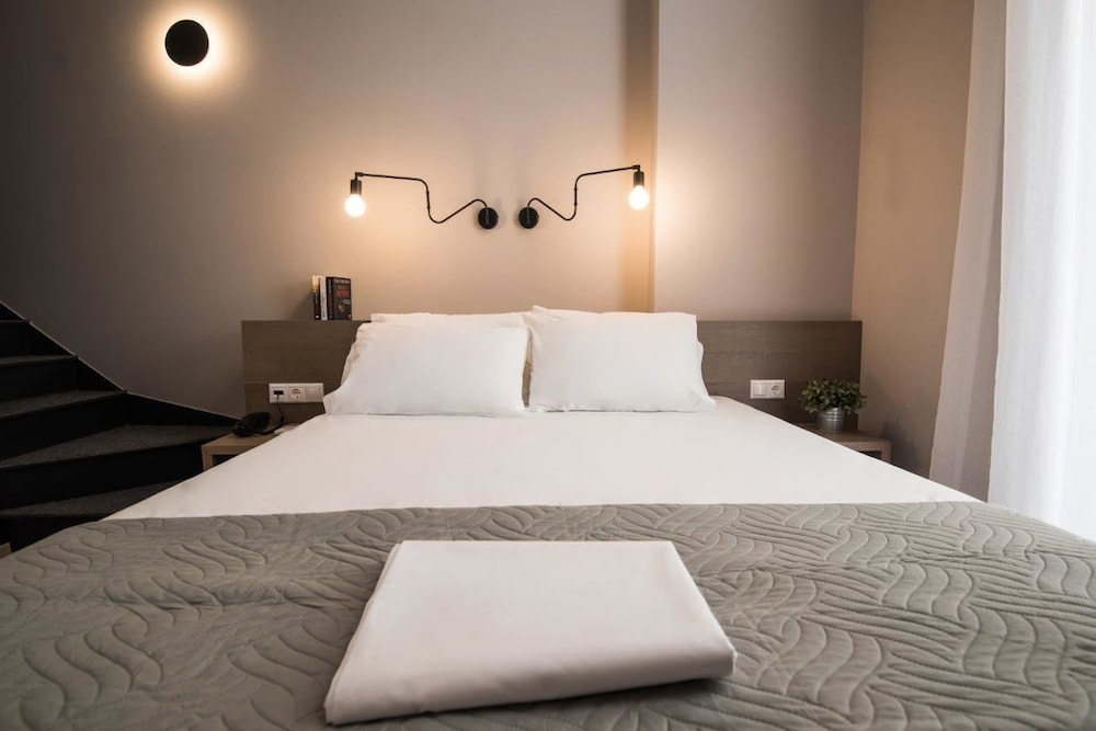 BED in Athens 11