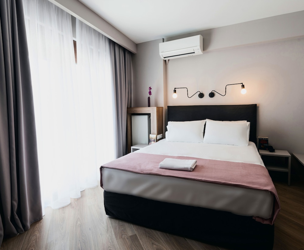 BED in Athens 20