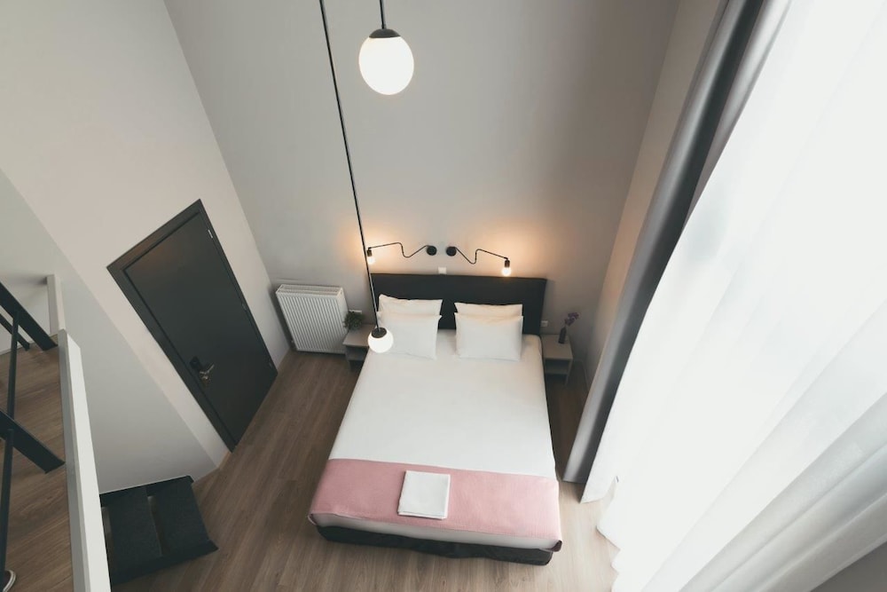 BED in Athens 10