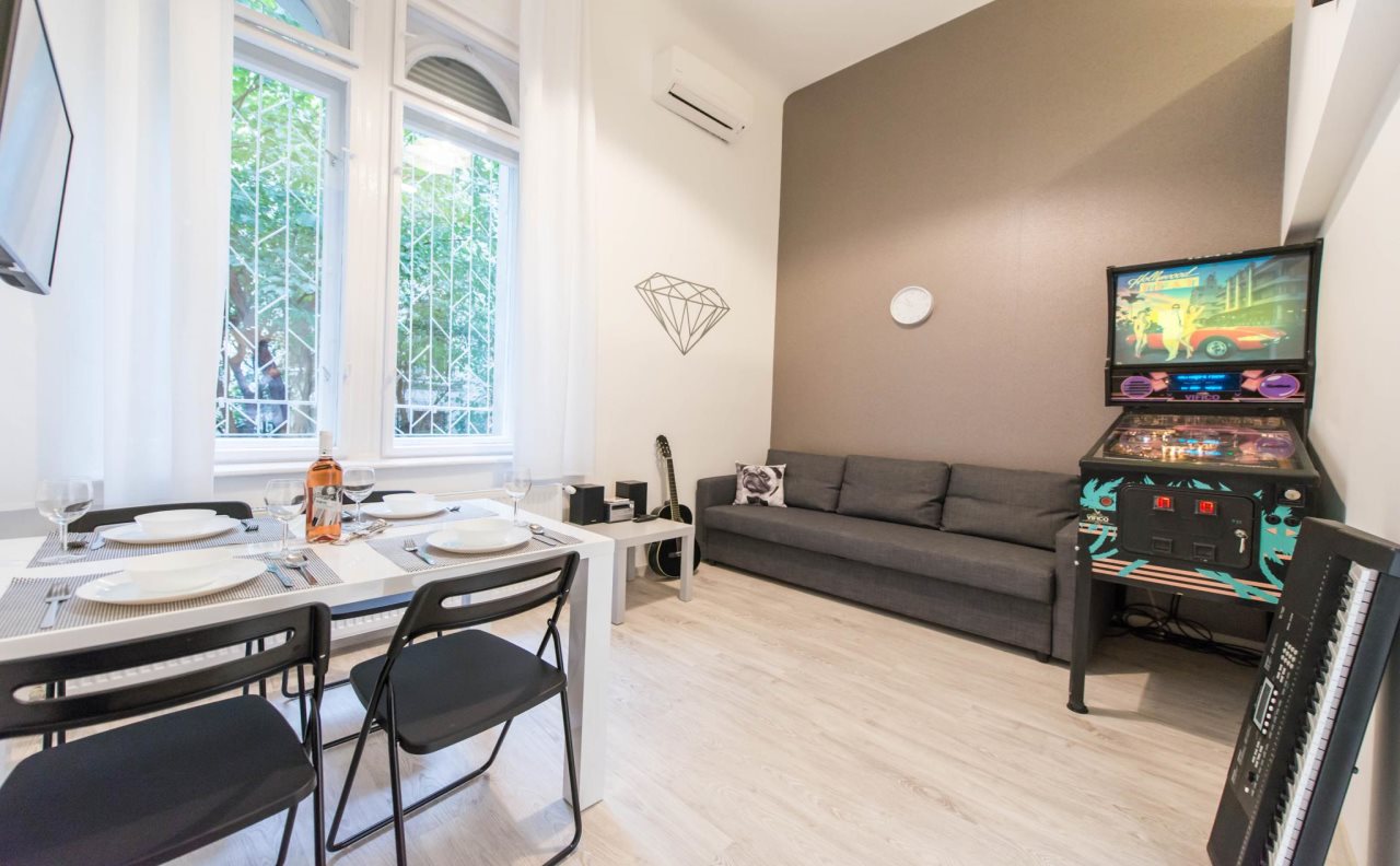 Happy Home Budapest Joy 1