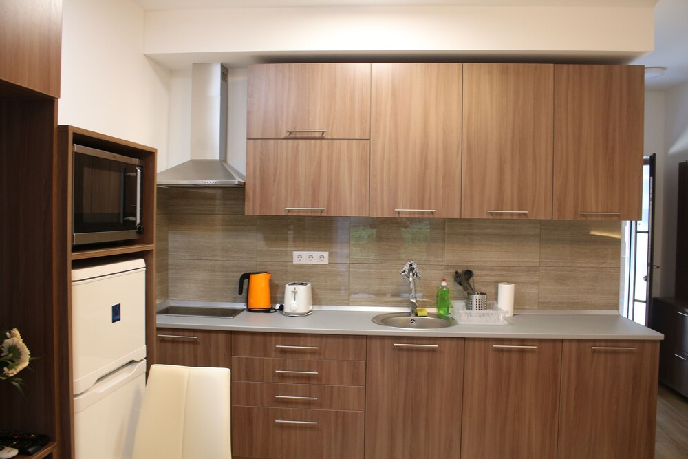 Corvin Holiday Apartments Hotel 2
