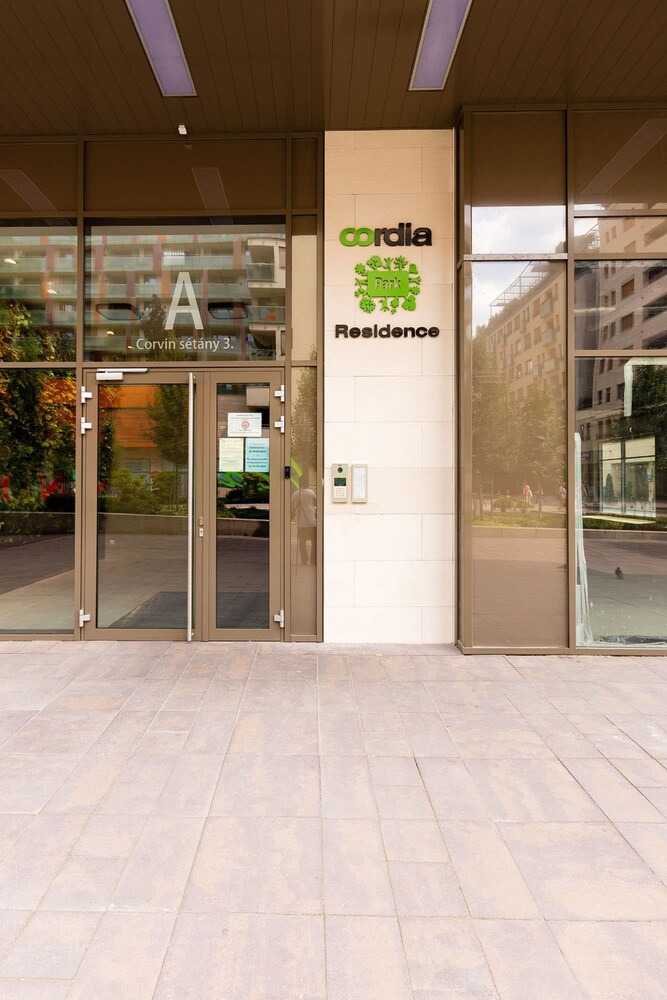 Corvin Holiday Apartments Hotel 4