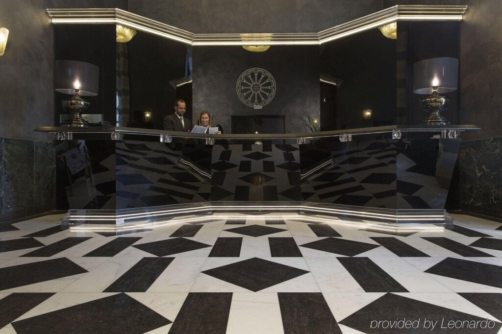 TH Roma - Carpegna Palace 11