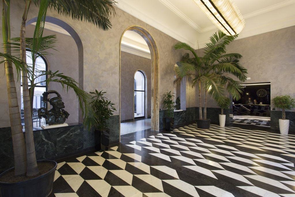 TH Roma - Carpegna Palace 13