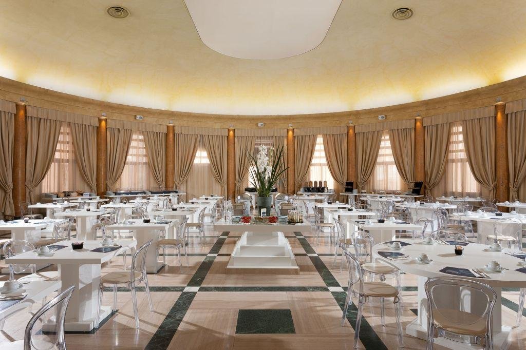 TH Roma - Carpegna Palace 16
