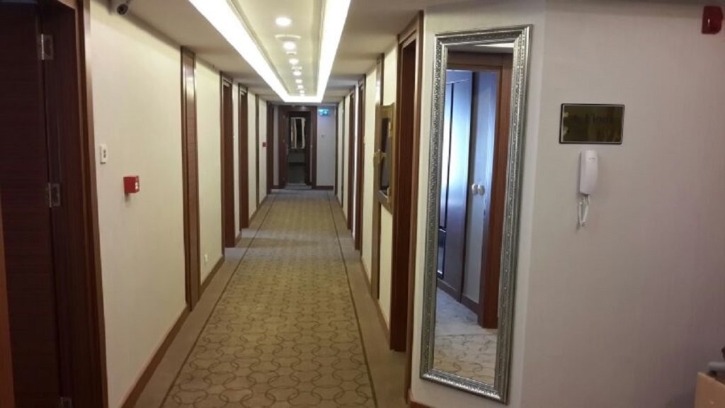 Glorious Hotel 1