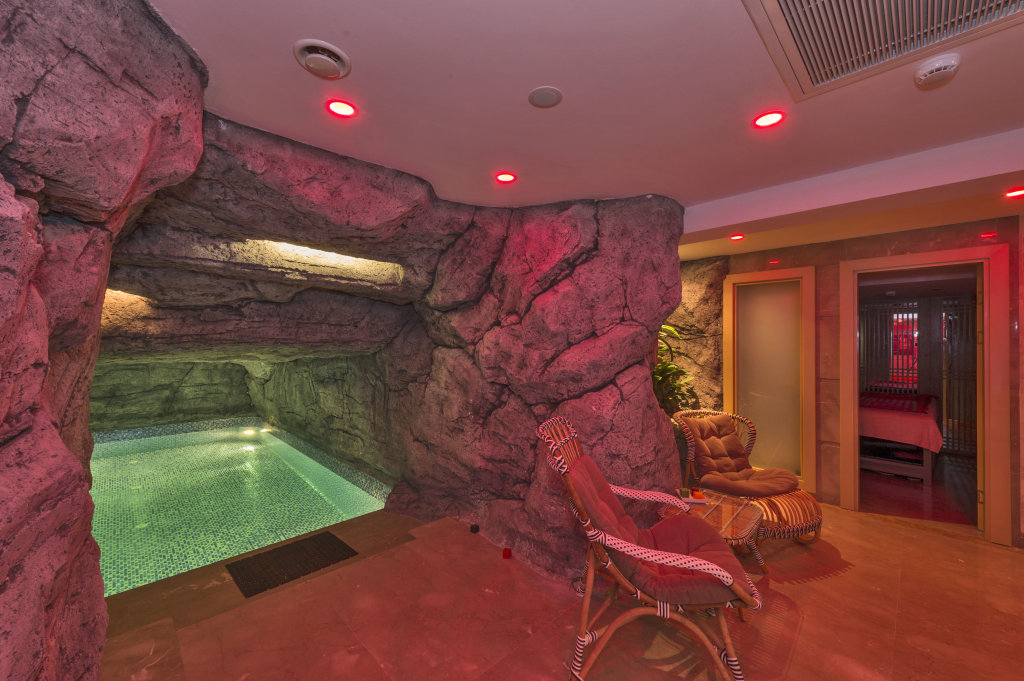 Glorious Hotel 15