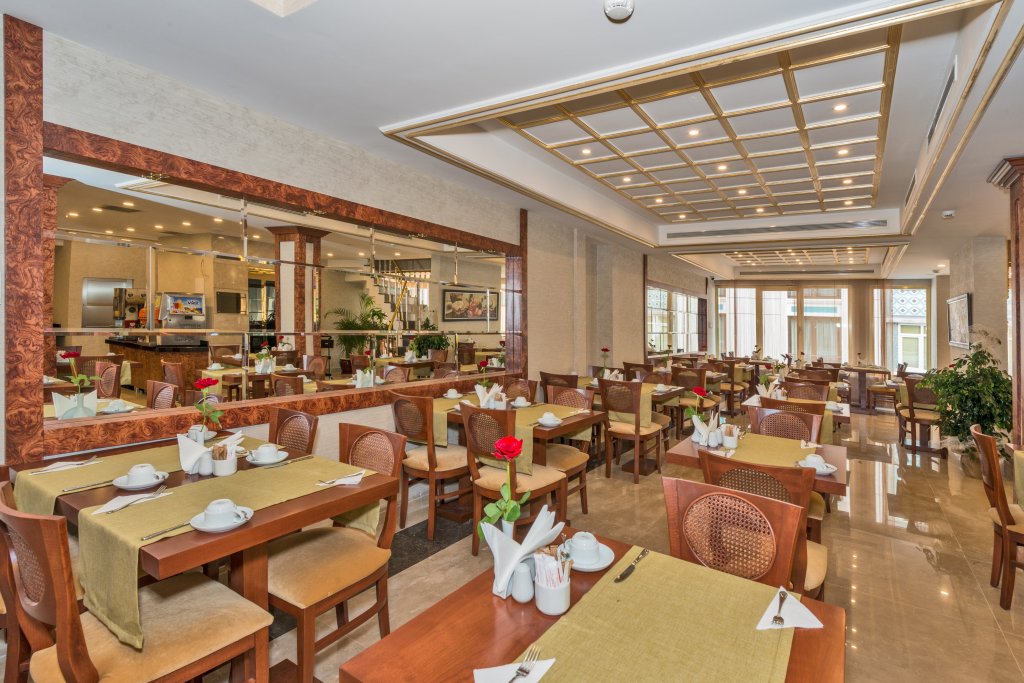 Glorious Hotel 9