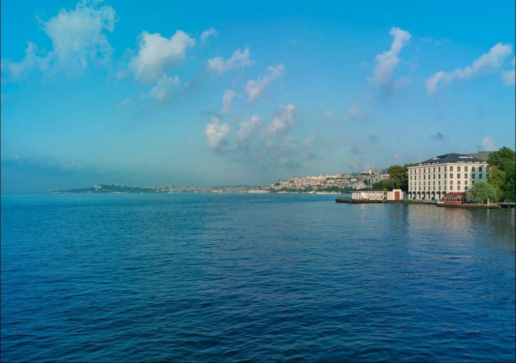 Shangri-La Bosphorus, Istanbul 10