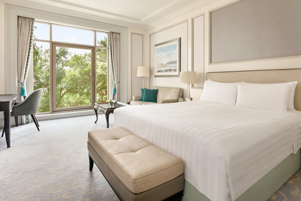 Shangri-La Bosphorus, Istanbul 12