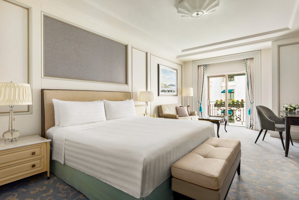 Shangri-La Bosphorus, Istanbul 14