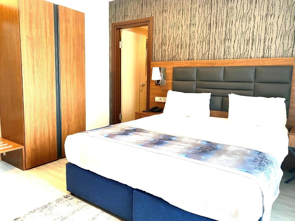 The Bostanci Hotel 3