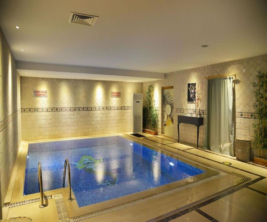 The Bostanci Hotel 8