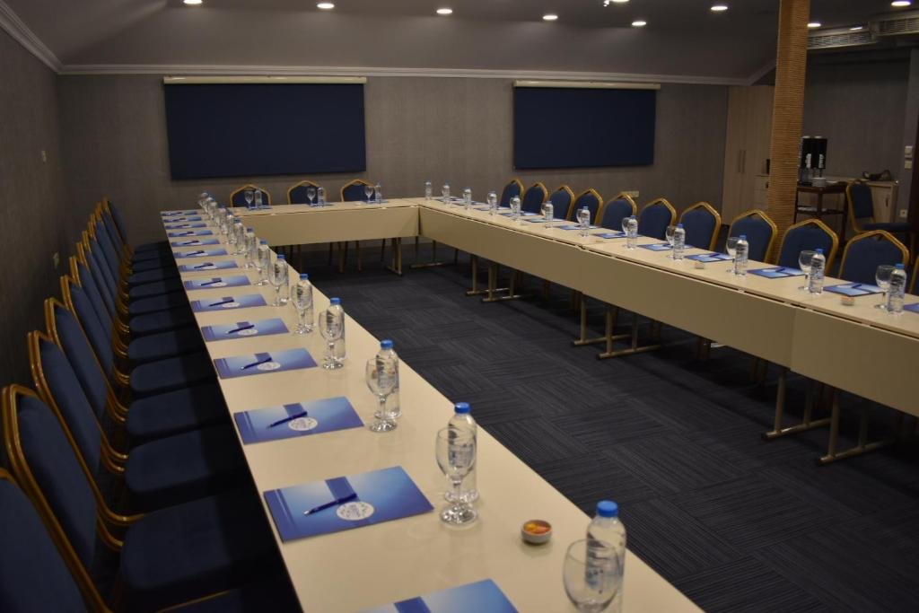 Rhiss Hotel Bostanci 14