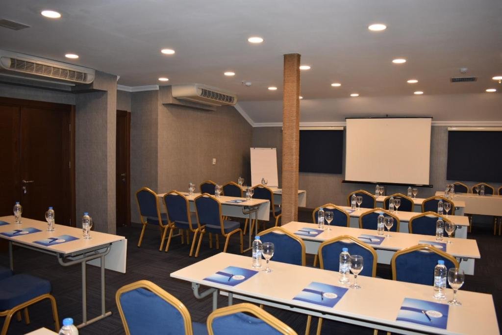 Rhiss Hotel Bostanci 15
