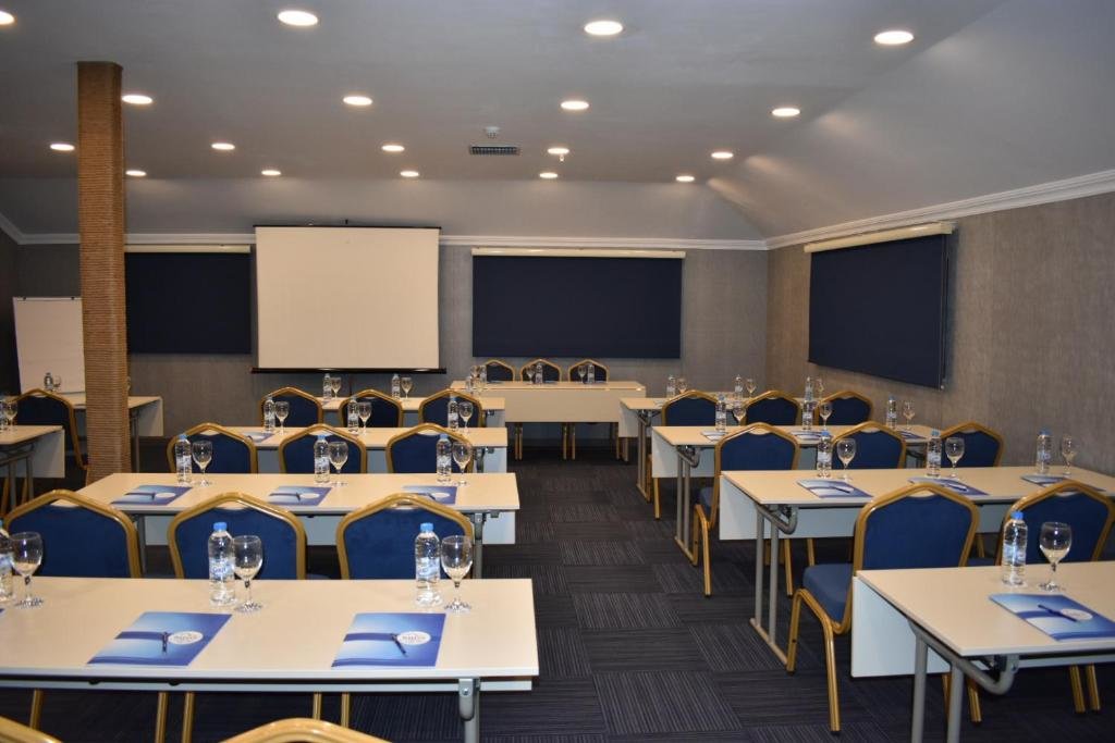 Rhiss Hotel Bostanci 20