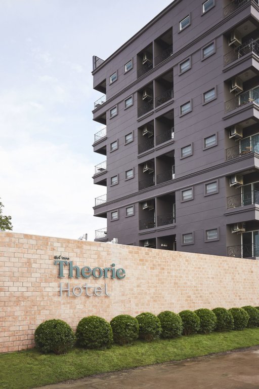 Theorie Hotel Sukhumvit 107 by Tolani 1
