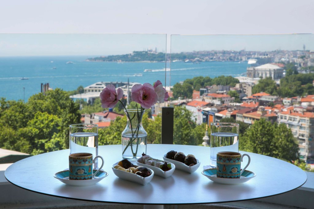Conrad Istanbul Bosphorus 12