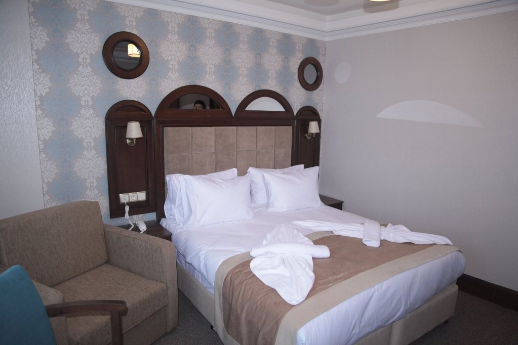 Golden Pen Hotel 8