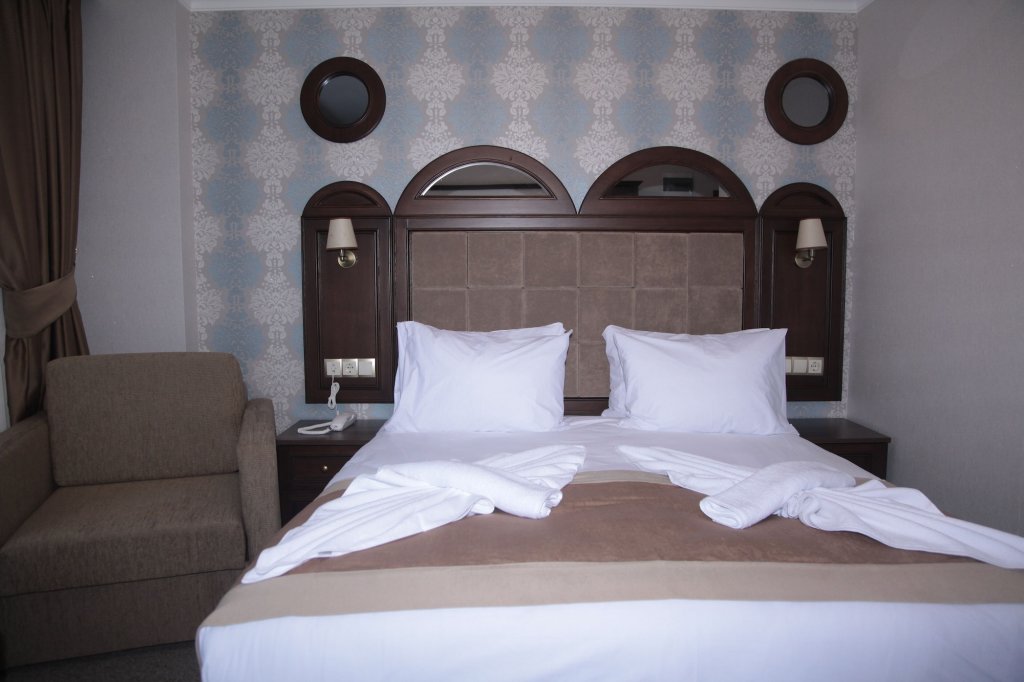 Golden Pen Hotel 9