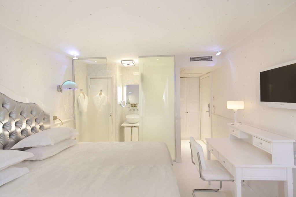 Le Petit Beaumarchais Hotel & Spa 13