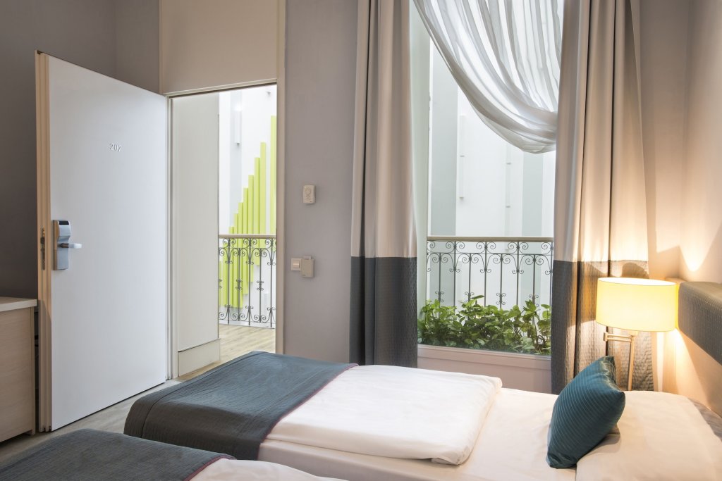 Atrium Fashion Hotel 17