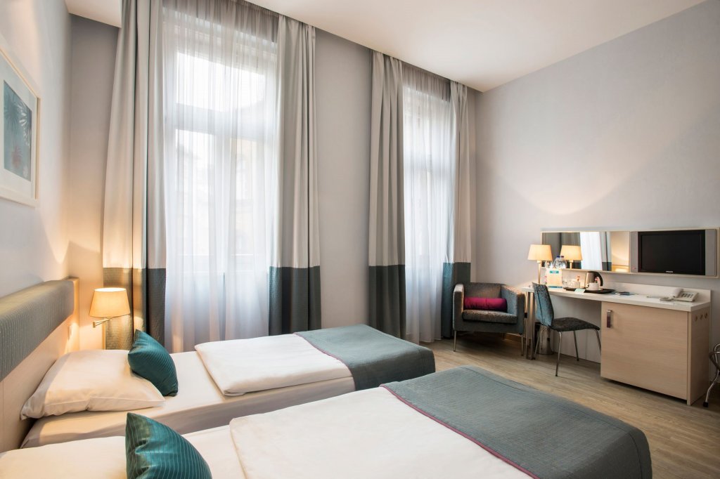 Atrium Fashion Hotel 8