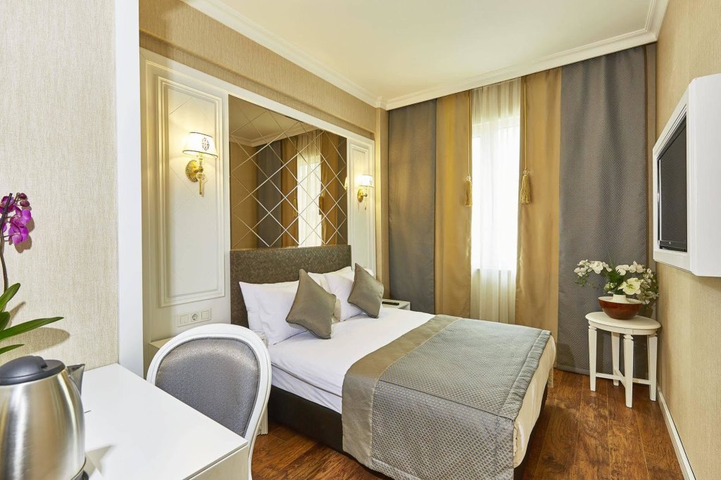 Seres Hotel 5