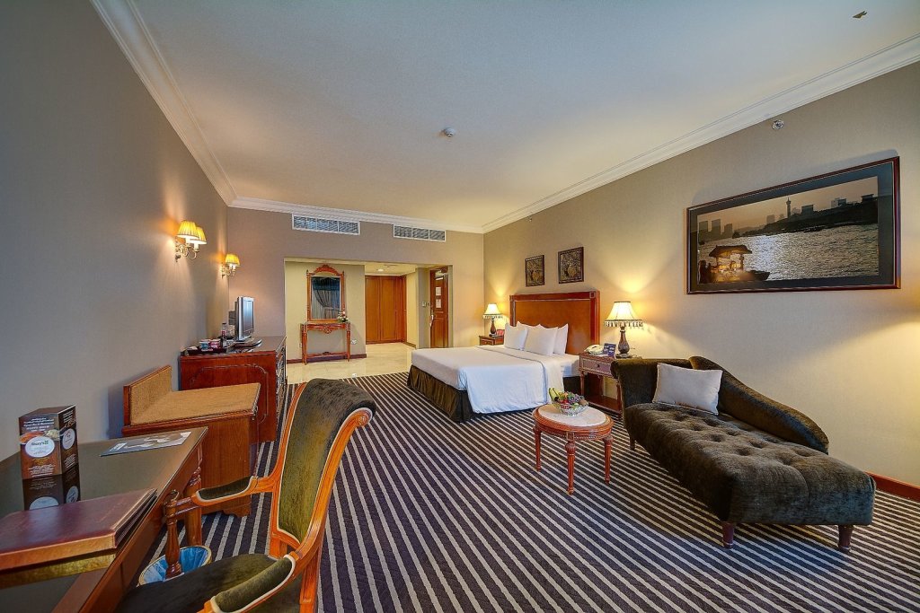 Royal Ascot Hotel 12
