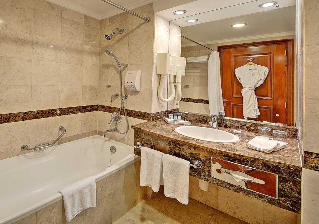 Royal Ascot Hotel 19