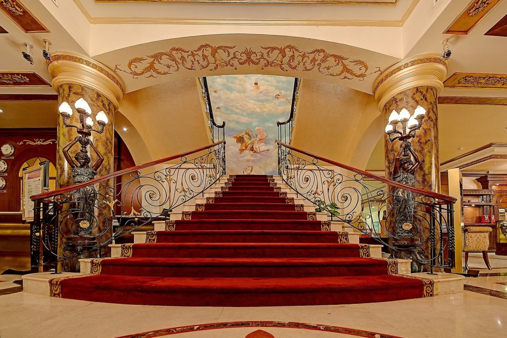 Royal Ascot Hotel 2