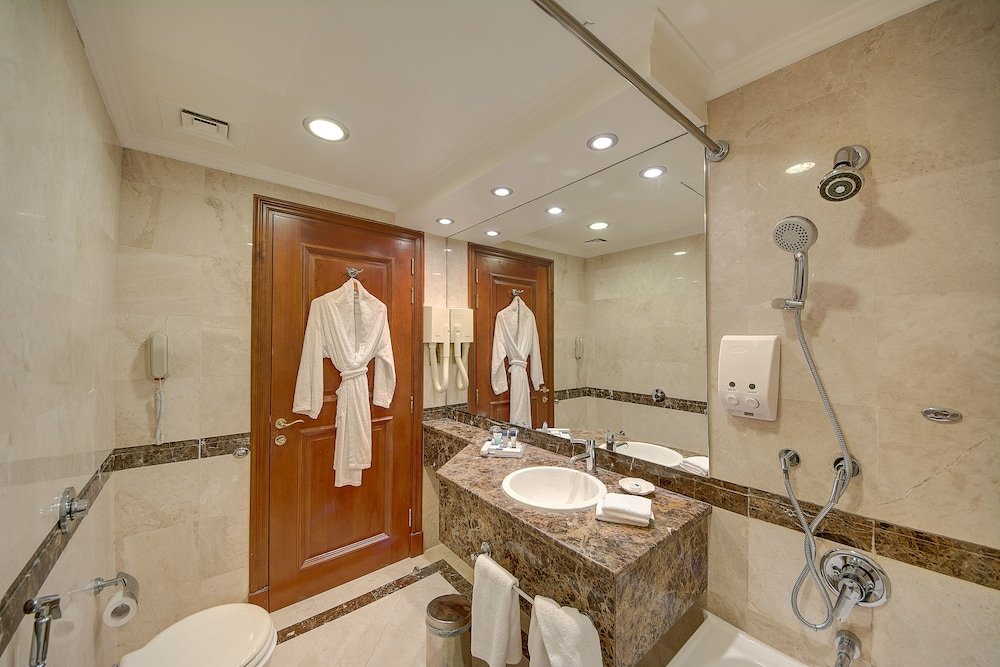Royal Ascot Hotel 21