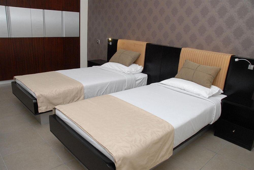 Royal Ascot Hotel 8