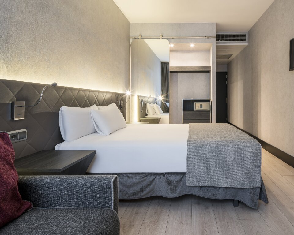 Hotel ILUNION Bel Art 2