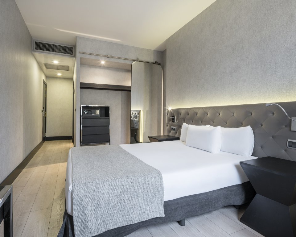 Hotel ILUNION Bel Art 6