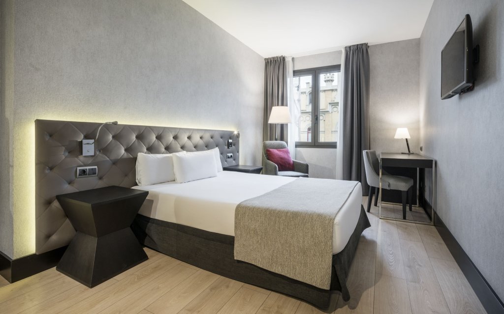Hotel ILUNION Bel Art 8