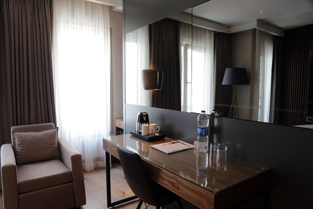 Levni Plus Hotel 10