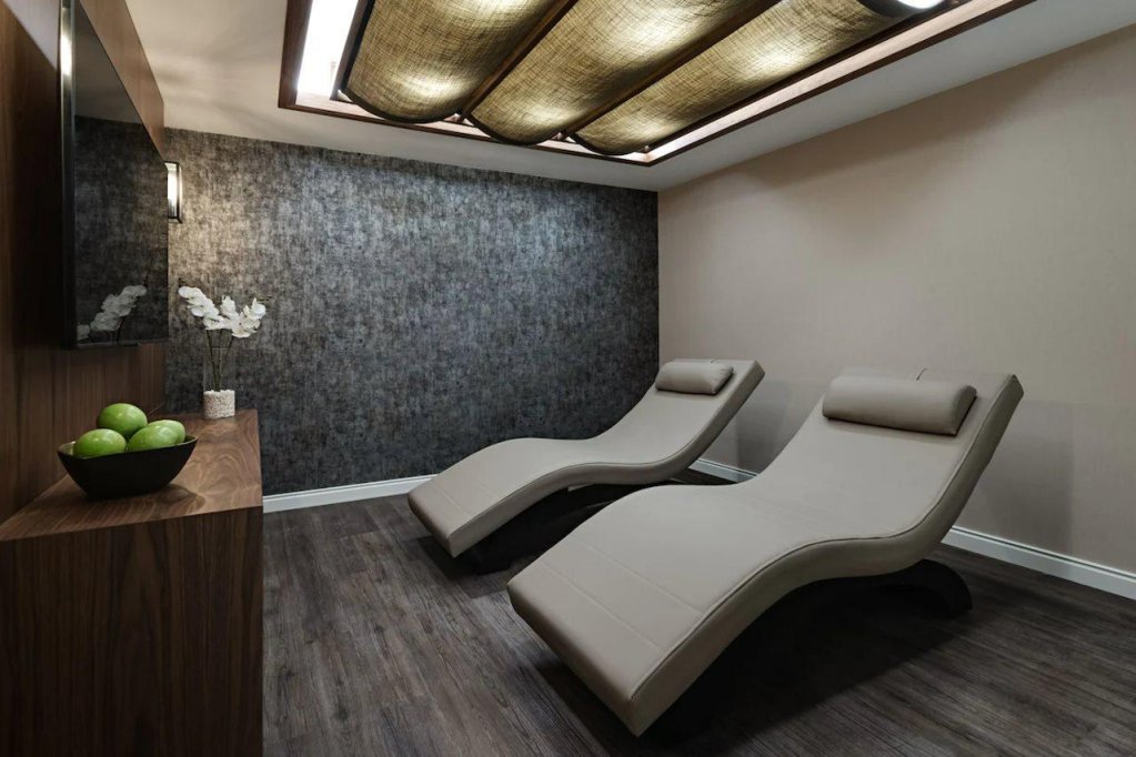 Gleam Collection Hotel 12