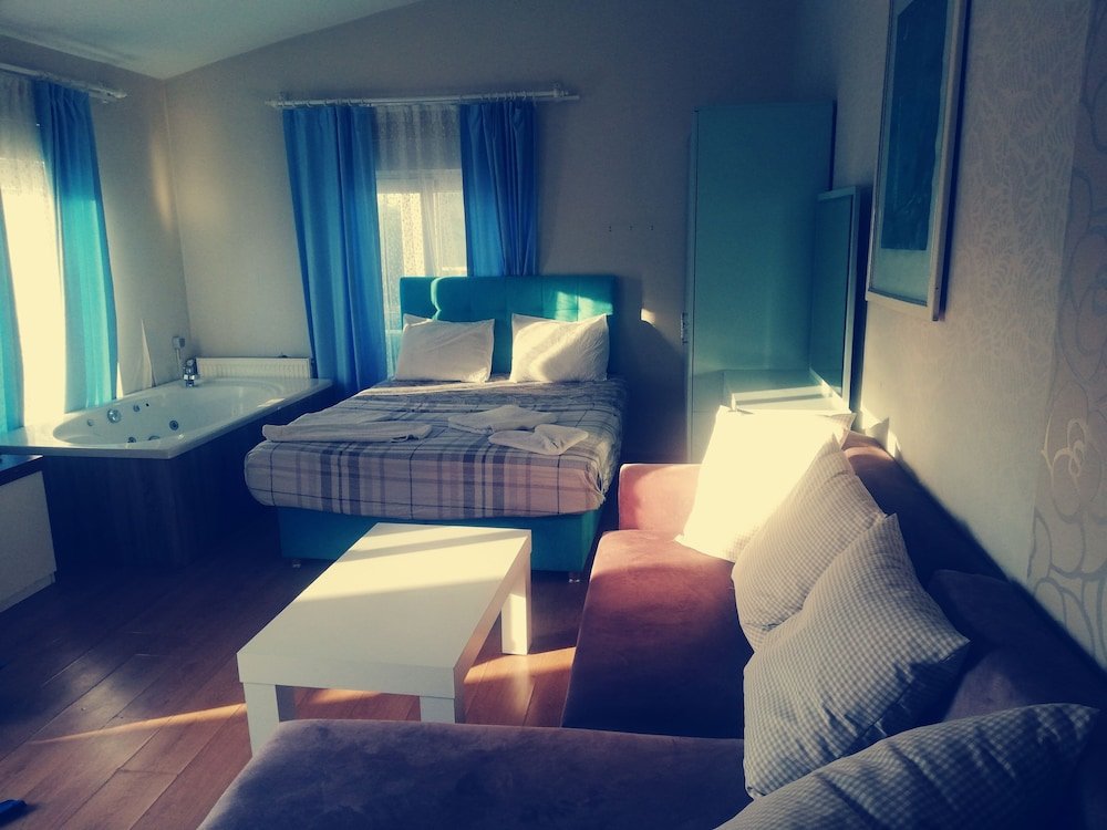 Neva Suite Hotel 9
