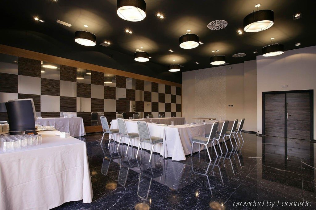 Holiday Inn Madrid - Las Tablas, an IHG Hotel 6