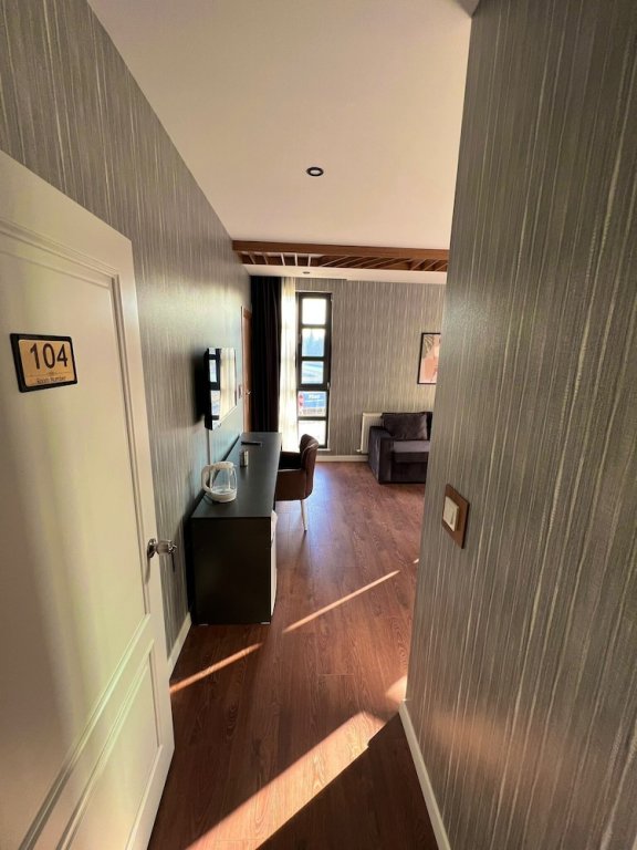 Beta Hotel 13