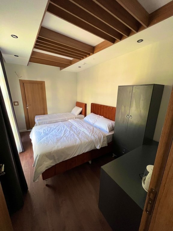 Beta Hotel 7