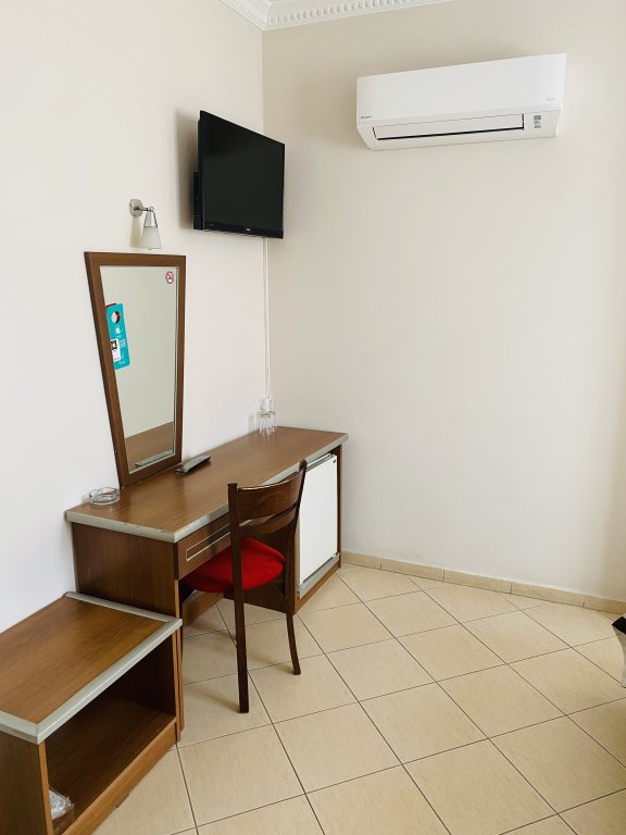 Lemon Hotel 7