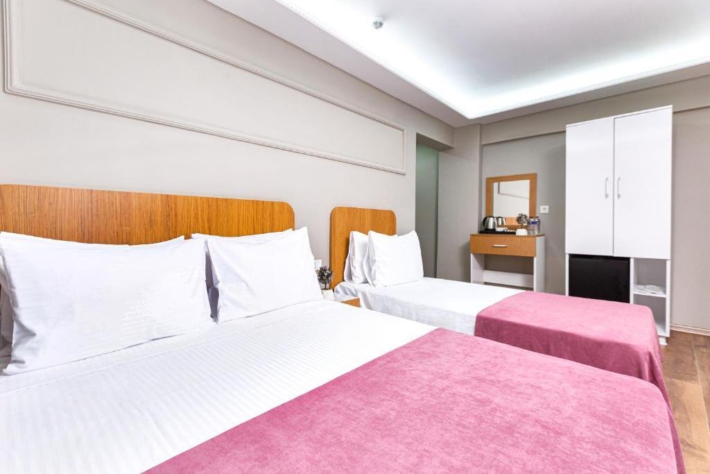 Ria Suites Hotel 11