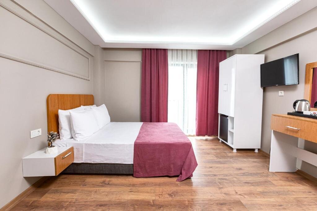 Ria Suites Hotel 12