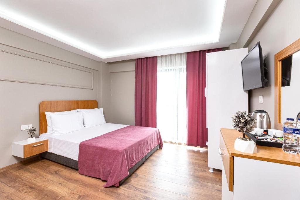 Ria Suites Hotel 15